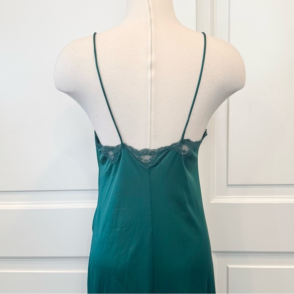 Vintage 60s/70s Nightgown and Robe Set - Picture 5 of 10